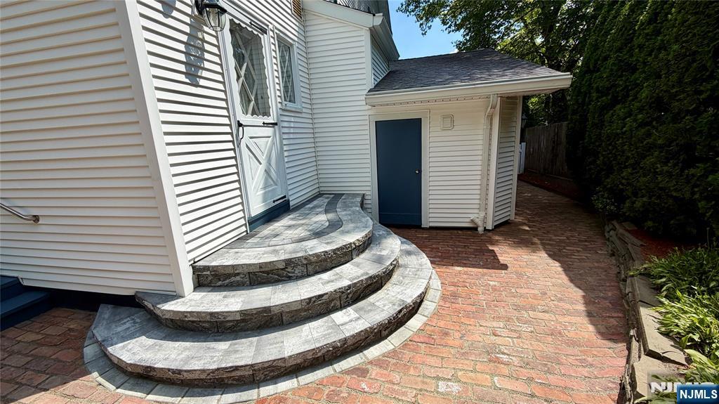 270 Kensington Road — photo 27
