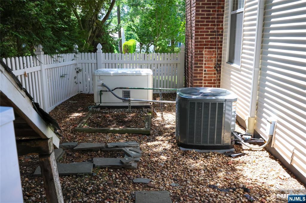 270 Kensington Road — photo 31