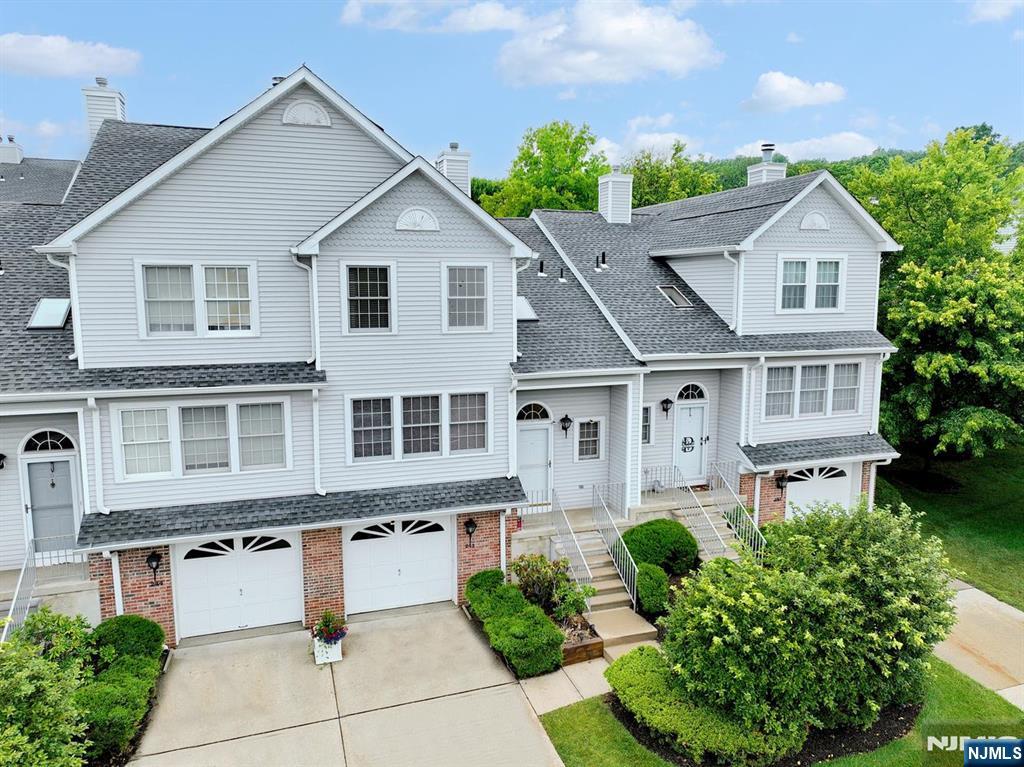 243 Harvard Drive - Photo 2