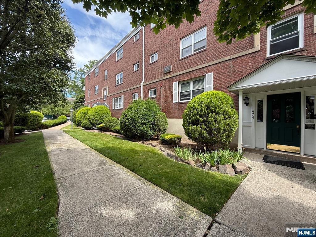 974 Main Street F6 - Photo 3