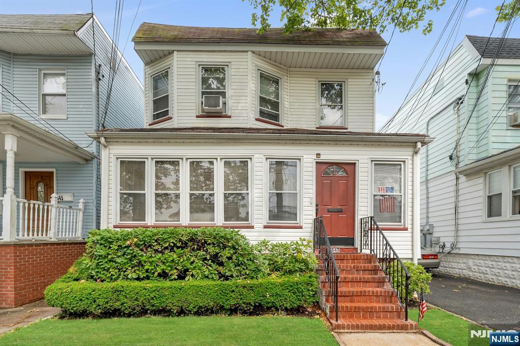 345 Davis Avenue - Photo 2