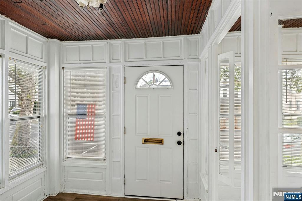 345 Davis Avenue - Photo 3