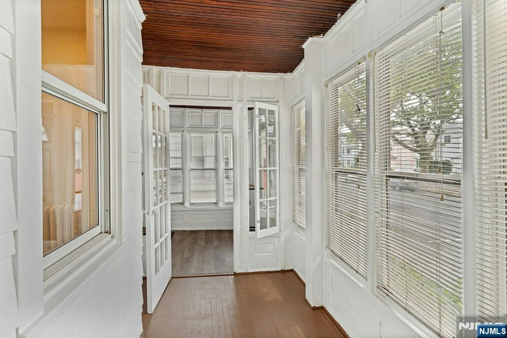 345 Davis Avenue - Photo 4