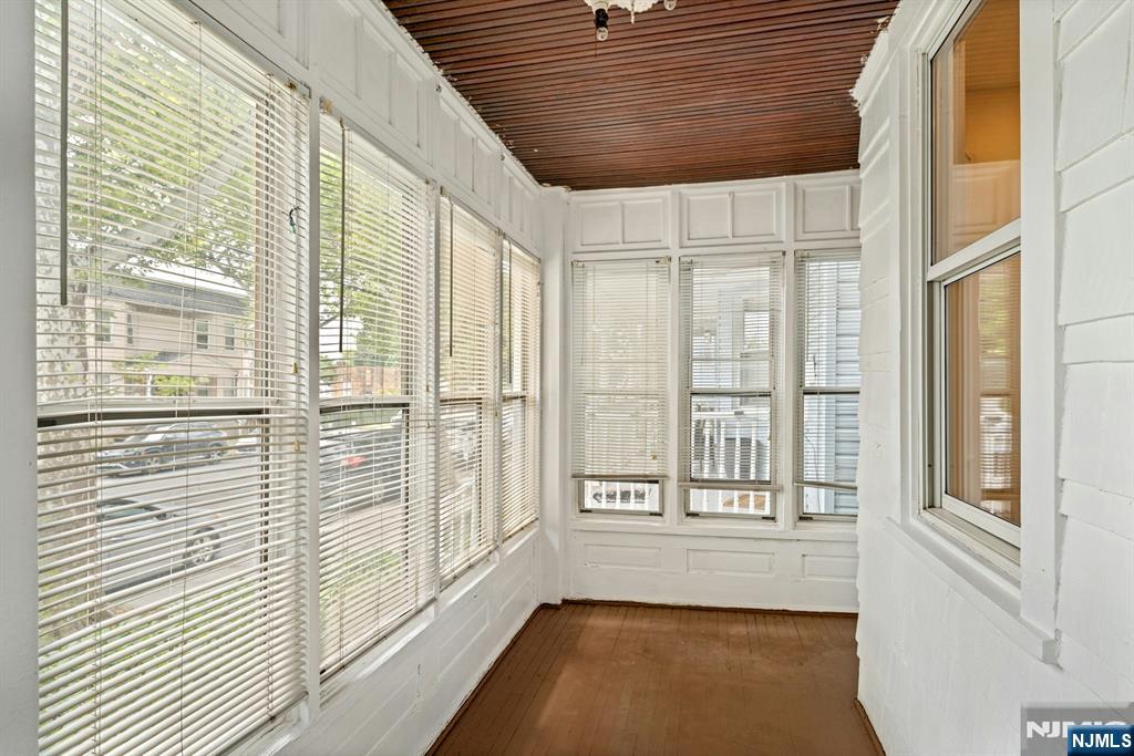 345 Davis Avenue - Photo 5