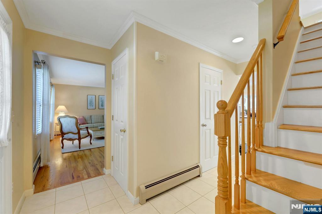 25 Hollywood Avenue - Photo 2