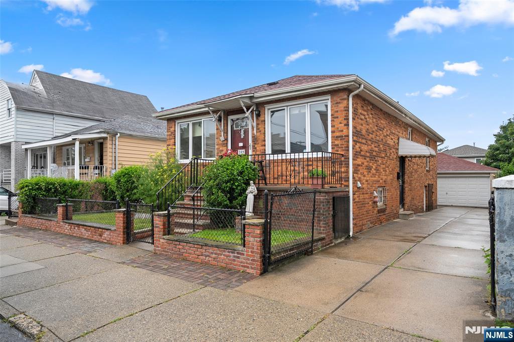 209 8th Street - Photo 1