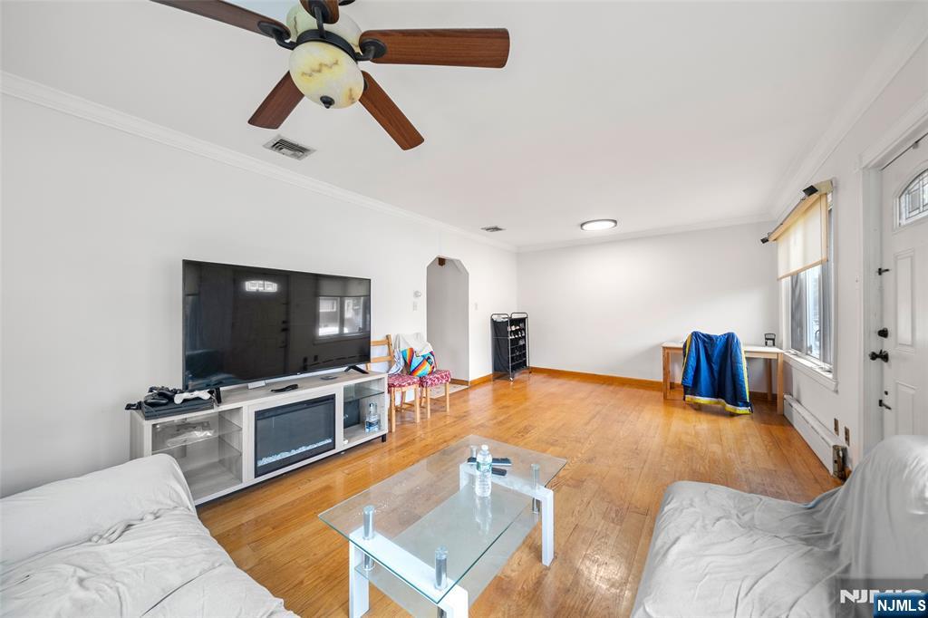 209 8th Street - Photo 4