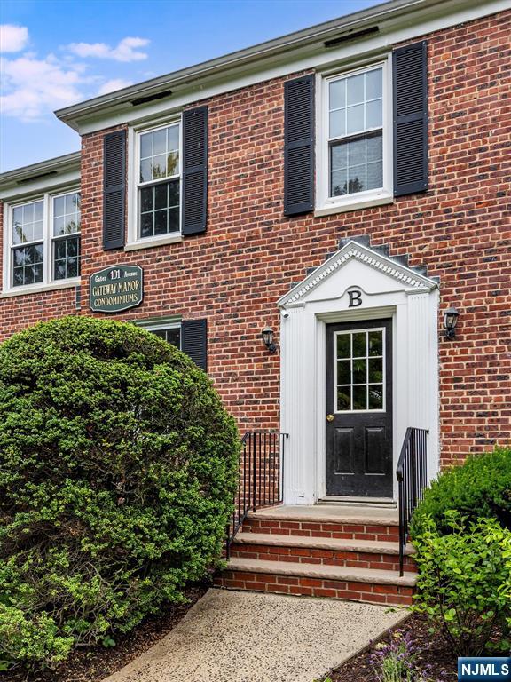 101 Gates Avenue B4 - Photo 2