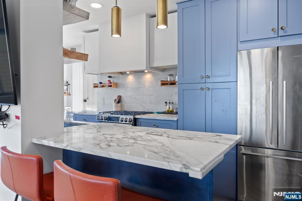 205 10th Street 6X - Photo 4