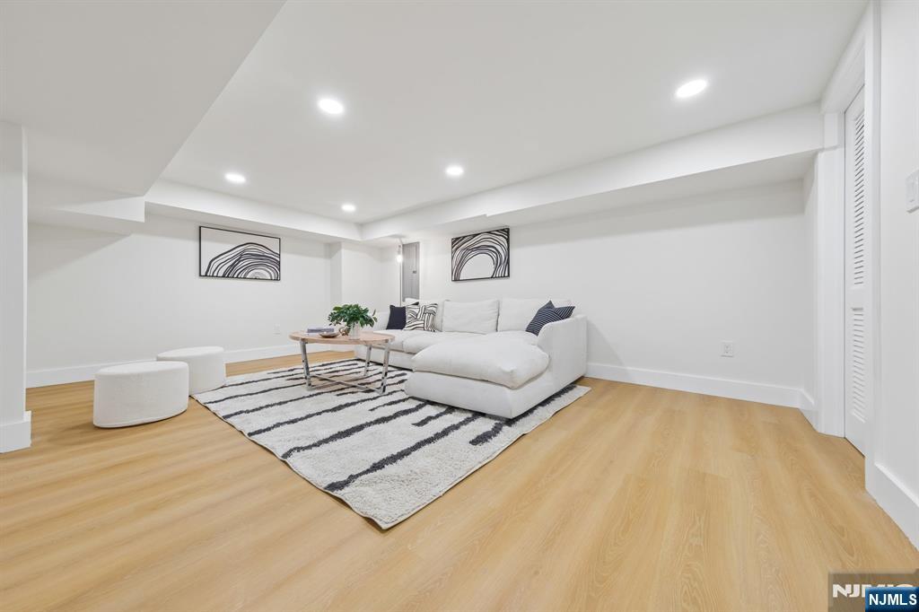 216 Gregory Avenue — photo 31