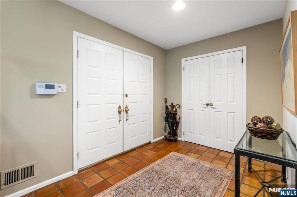 329 Glenwood Avenue - Photo 2