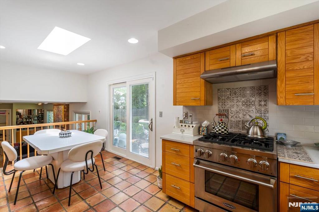 329 Glenwood Avenue — photo 11