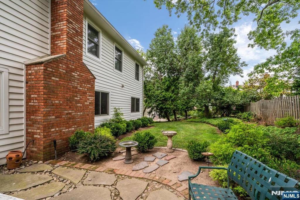 329 Glenwood Avenue — photo 35