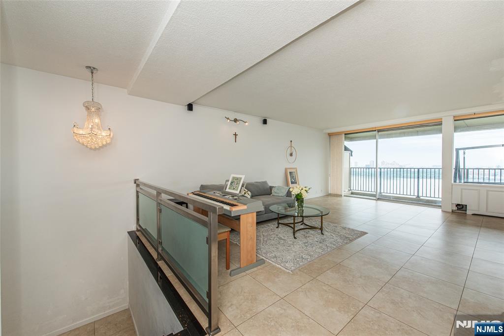 3 Horizon #1007, Fort Lee, NJ 07024