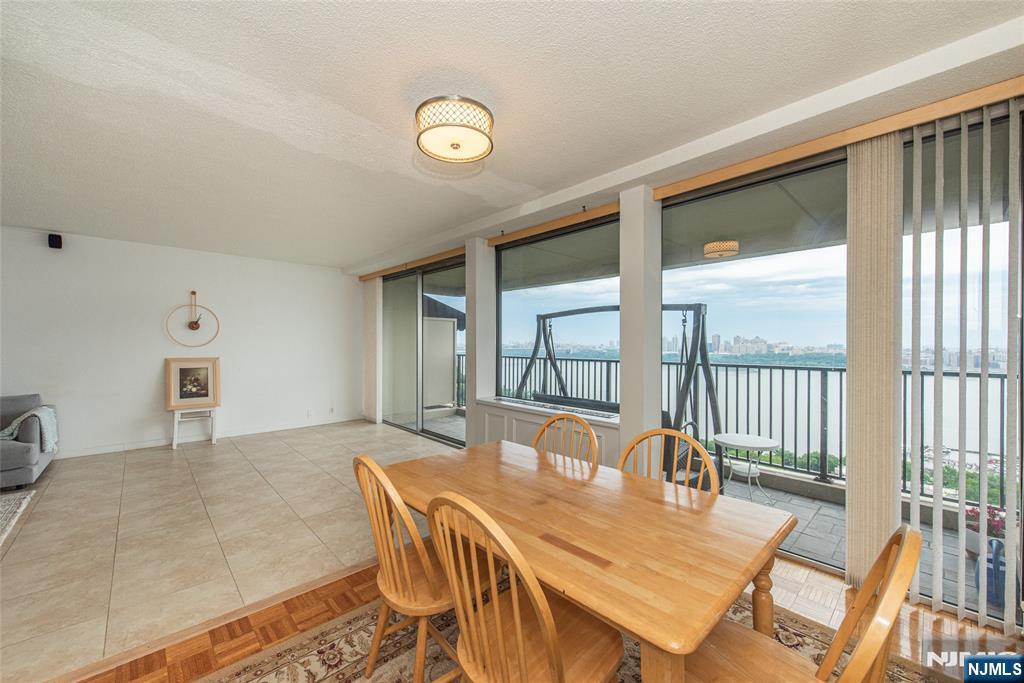 3 Horizon #1007, Fort Lee, NJ 07024