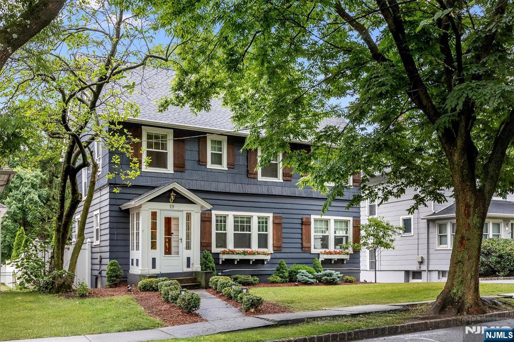 19 Forest Avenue - Photo 1