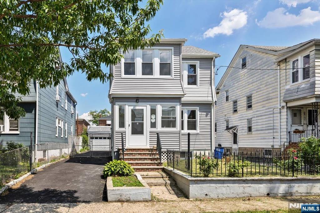188 15th Street - Photo 2