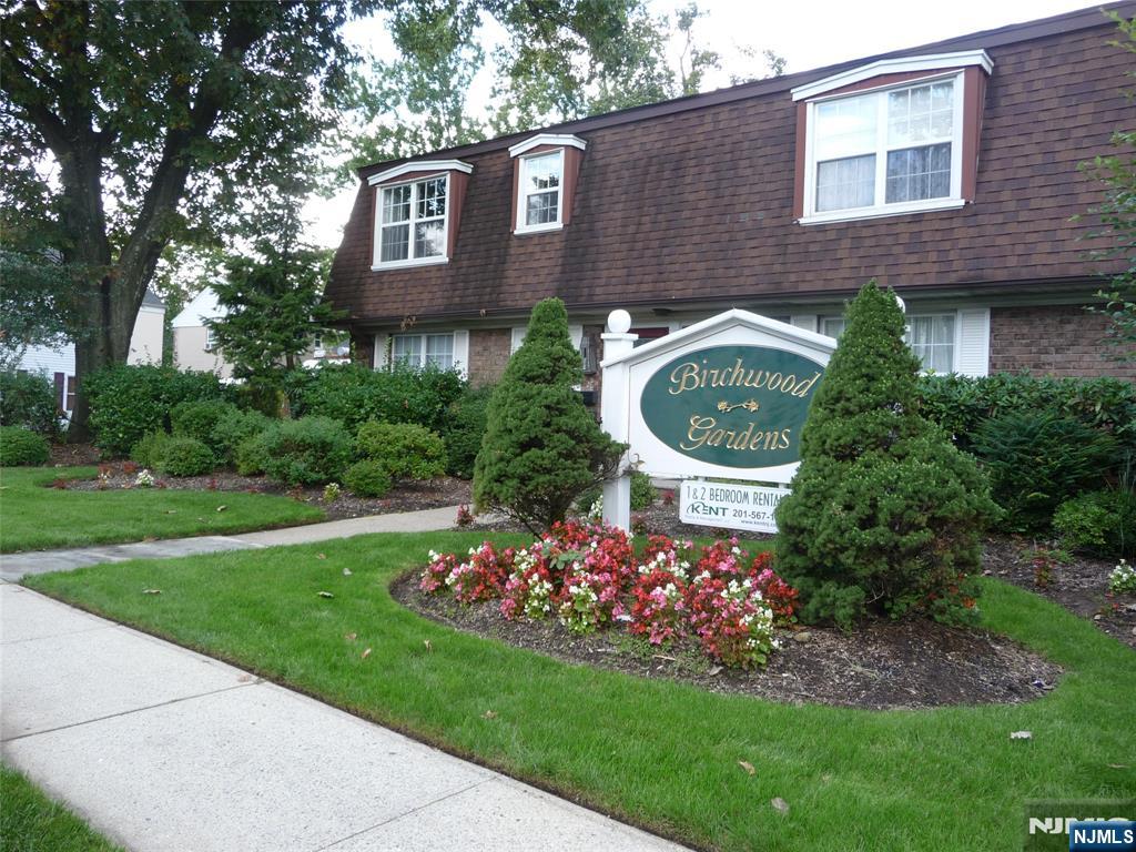 360 Knickerbocker Road 9 - Photo 2