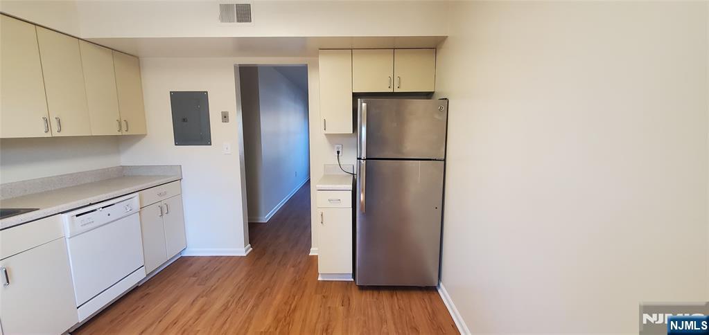 360 Knickerbocker Road 9 - Photo 4