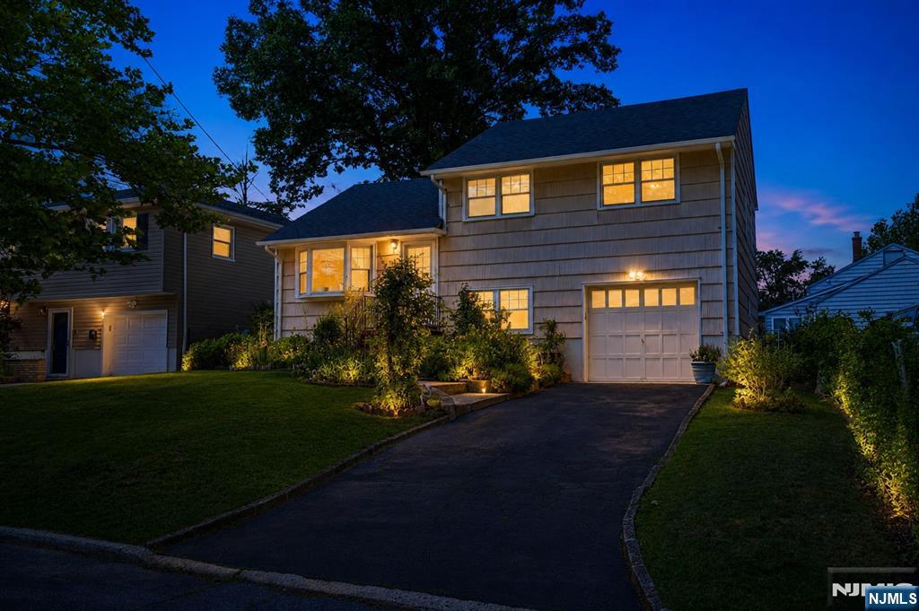 765 Grove Street - Photo 2