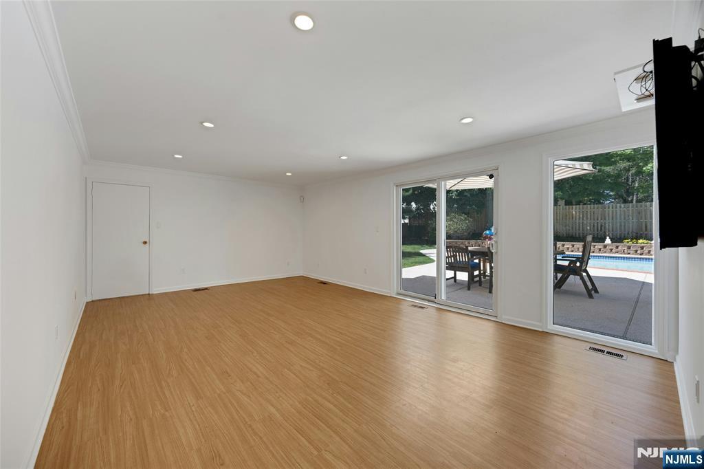 5 Fairview Avenue — photo 18