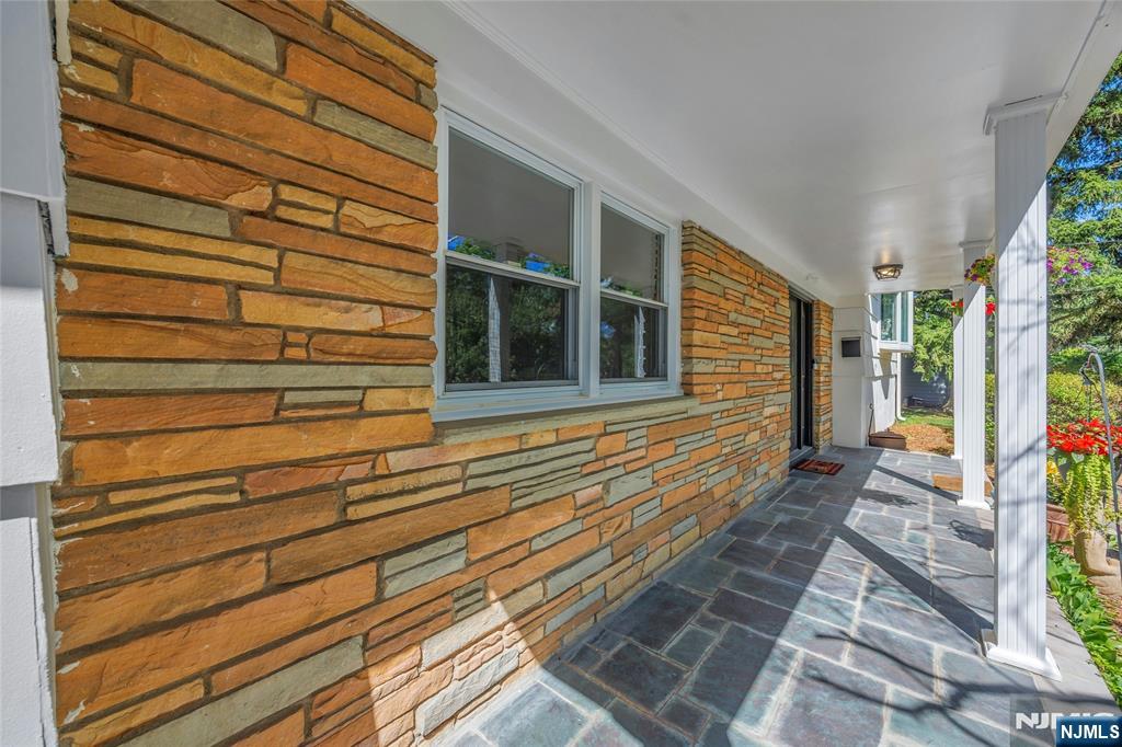 5 Fairview Avenue — photo 4