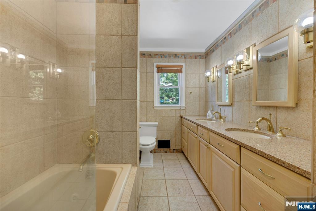 5 Fairview Avenue — photo 31