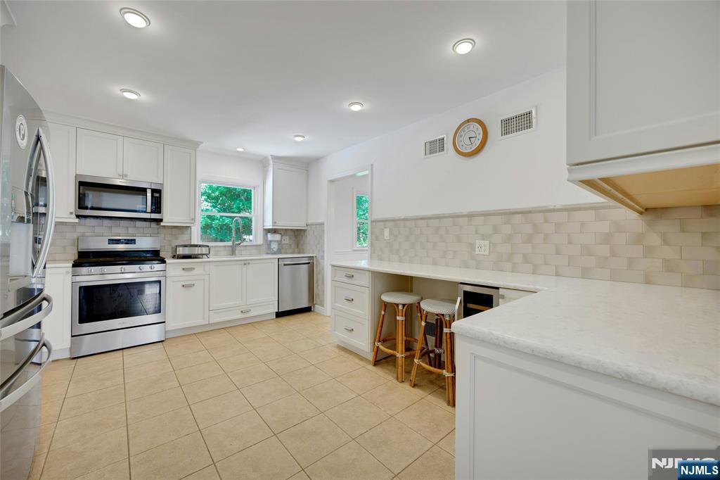 5 Fairview Avenue — photo 33