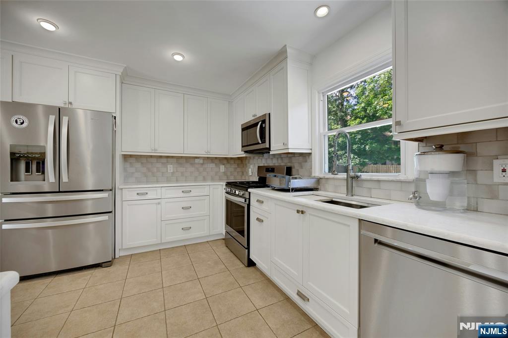 5 Fairview Avenue — photo 35