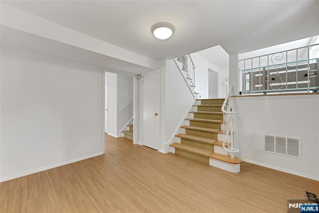 5 Fairview Avenue — photo 41
