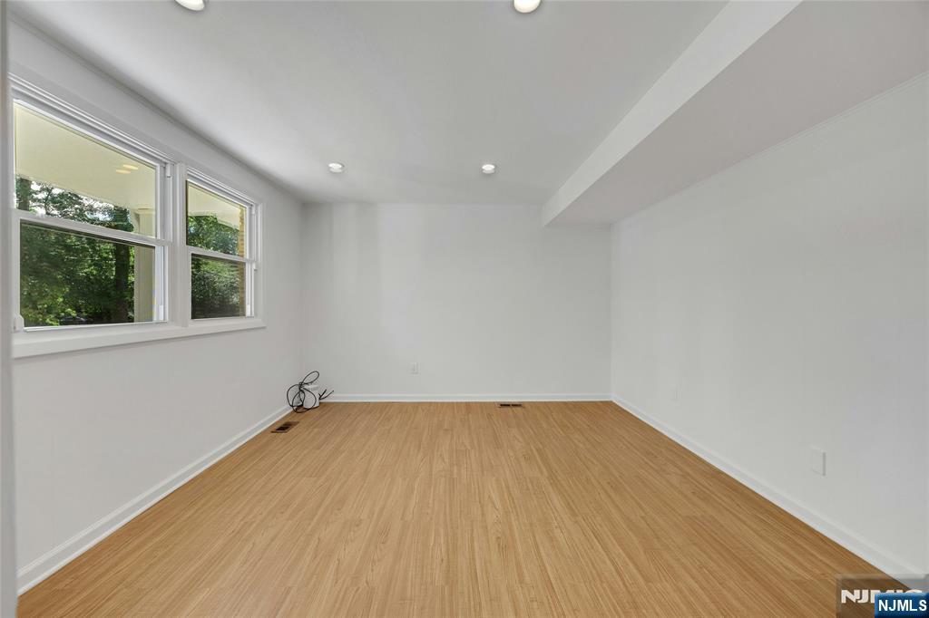 5 Fairview Avenue — photo 10