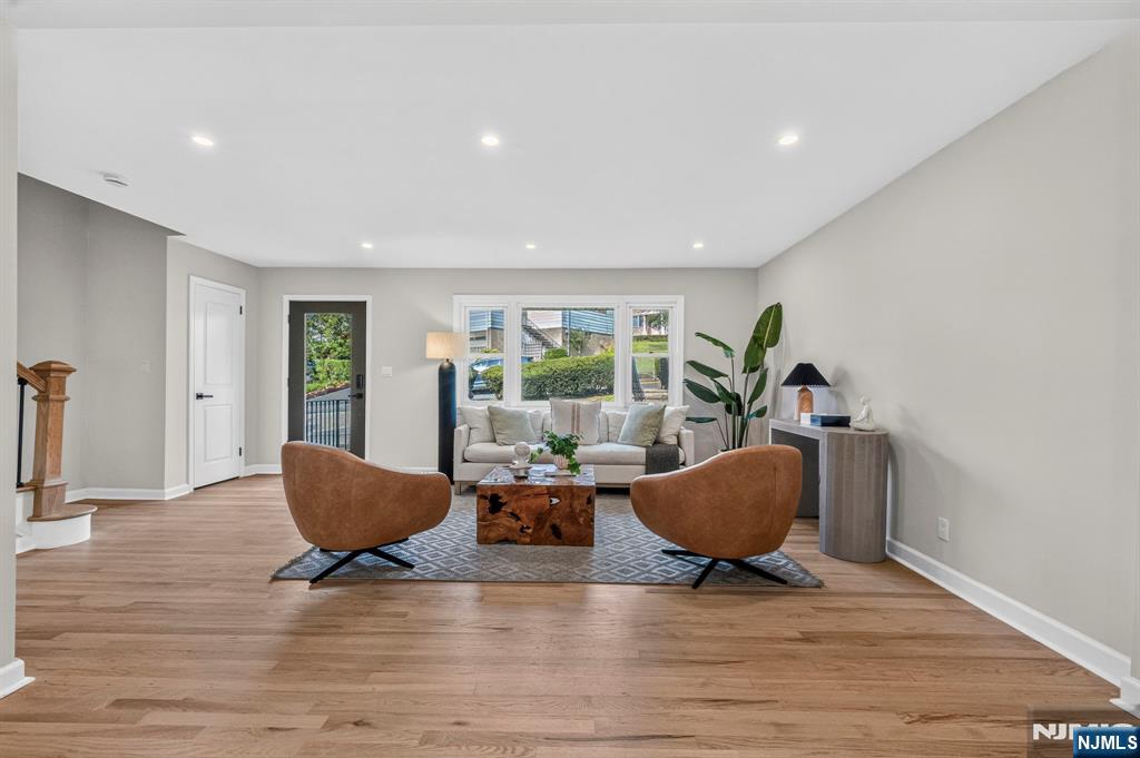 340 Northwood Way, Palisades Park, NJ 07650