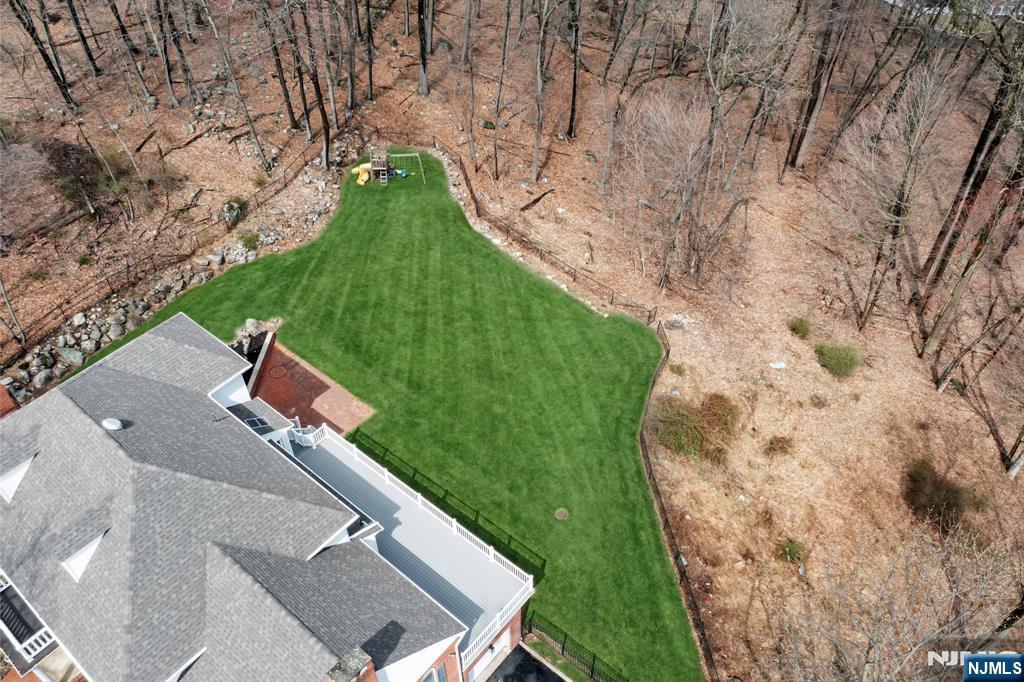 853 Shadow Ridge Rd, Franklin Lakes, NJ 07417