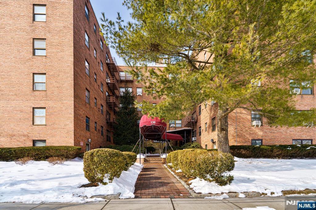 130 Orient Way 4H - Photo 1