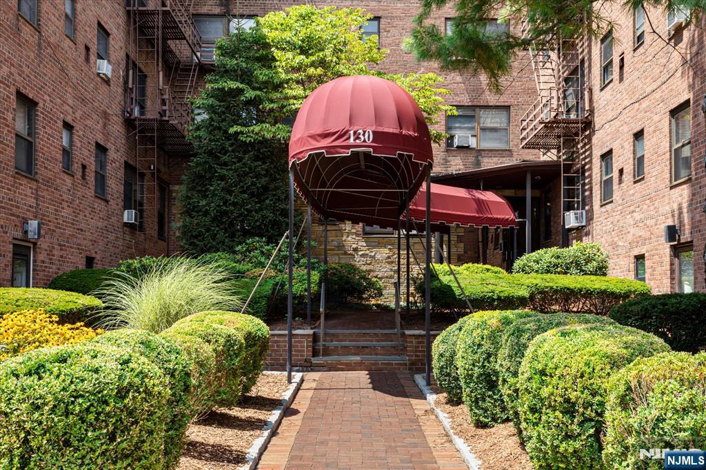130 Orient Way 4H - Photo 2