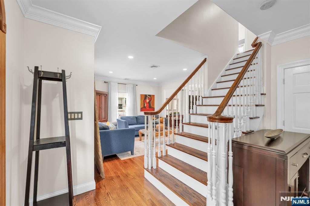 1025 Maple Drive - Photo 5