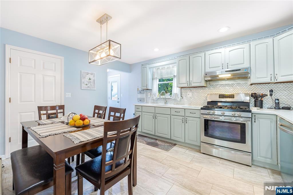 15 Pierrepont Avenue — photo 11