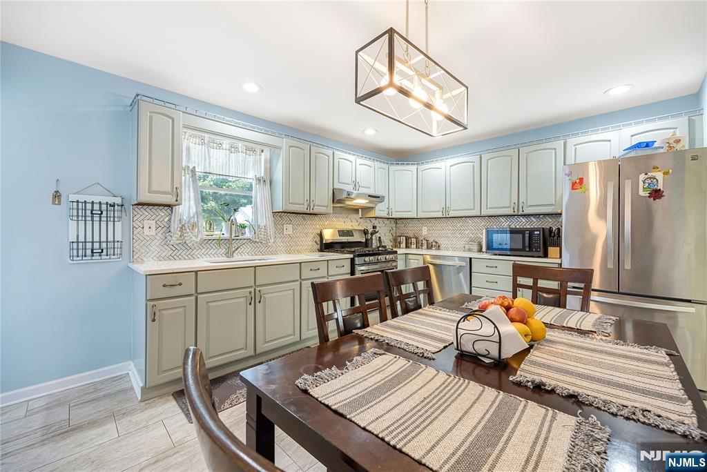 15 Pierrepont Avenue — photo 13
