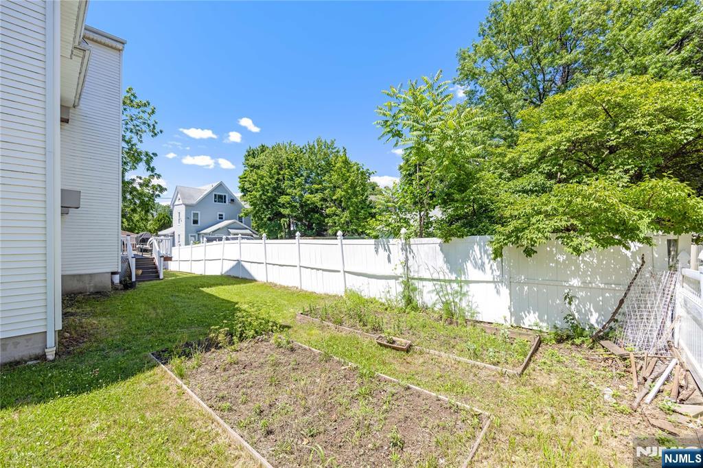 15 Pierrepont Avenue — photo 37