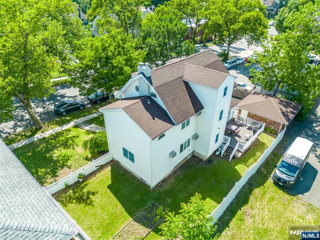 15 Pierrepont Avenue — photo 40
