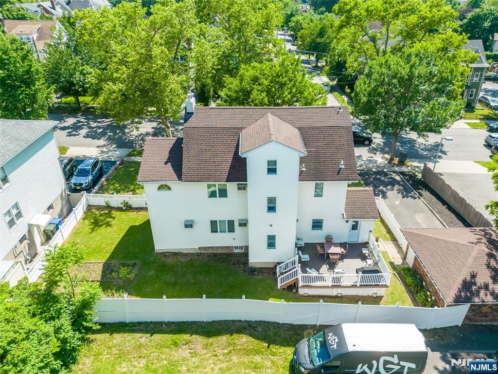 15 Pierrepont Avenue — photo 41