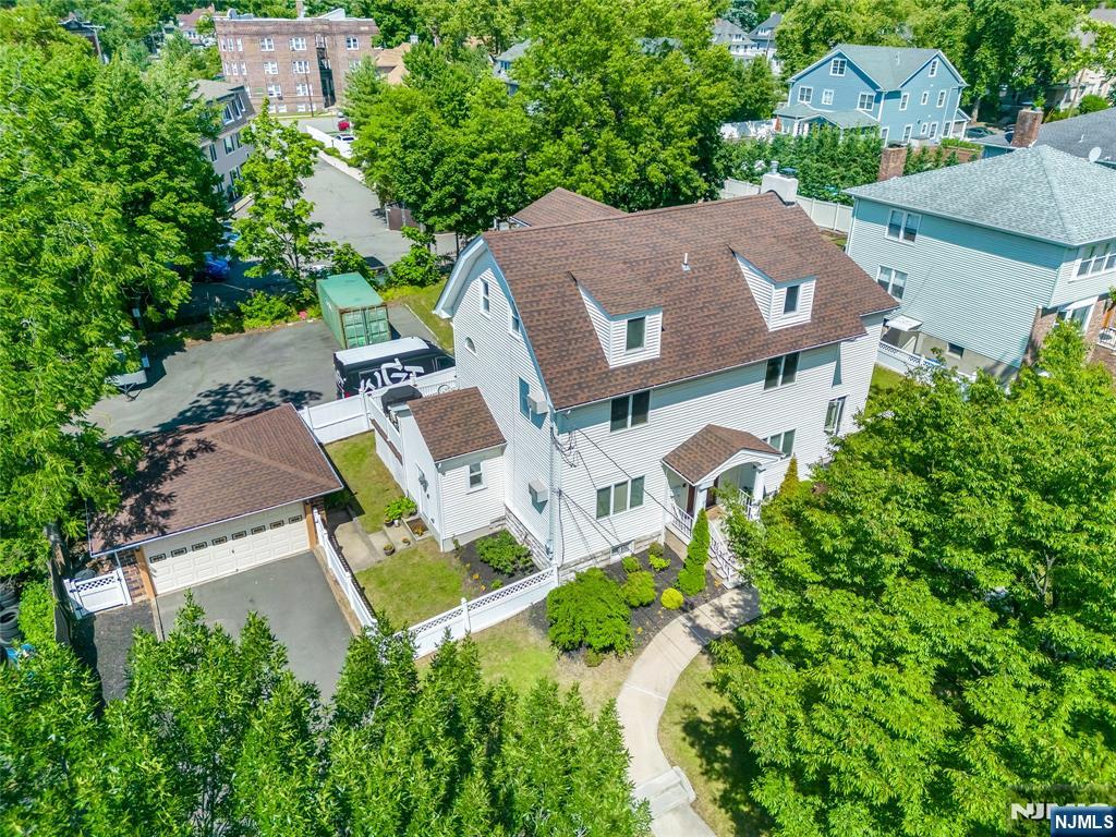 15 Pierrepont Avenue — photo 43