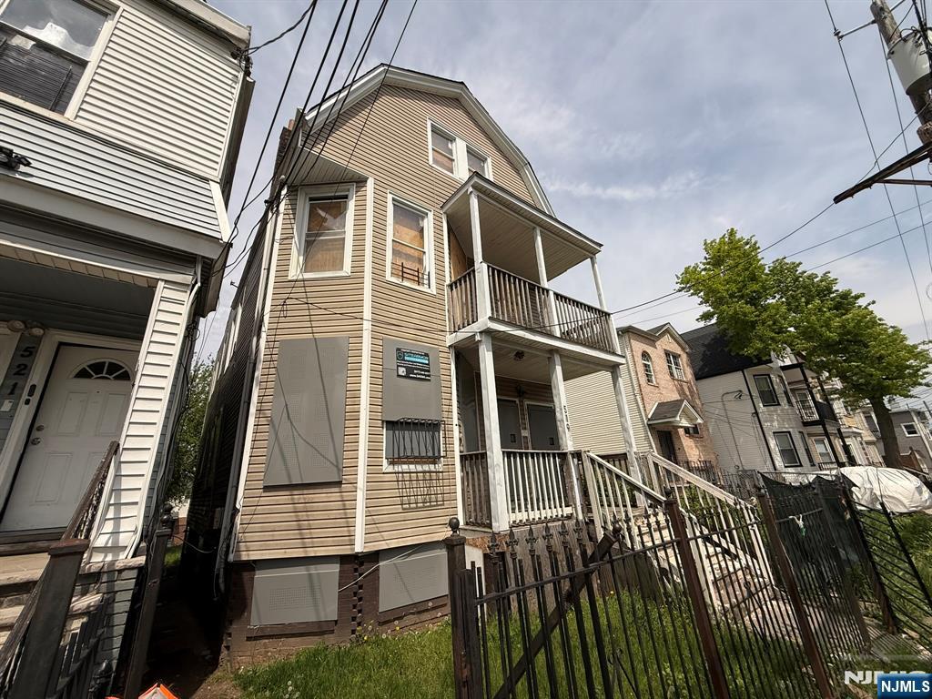 519 16th Street - Photo 1