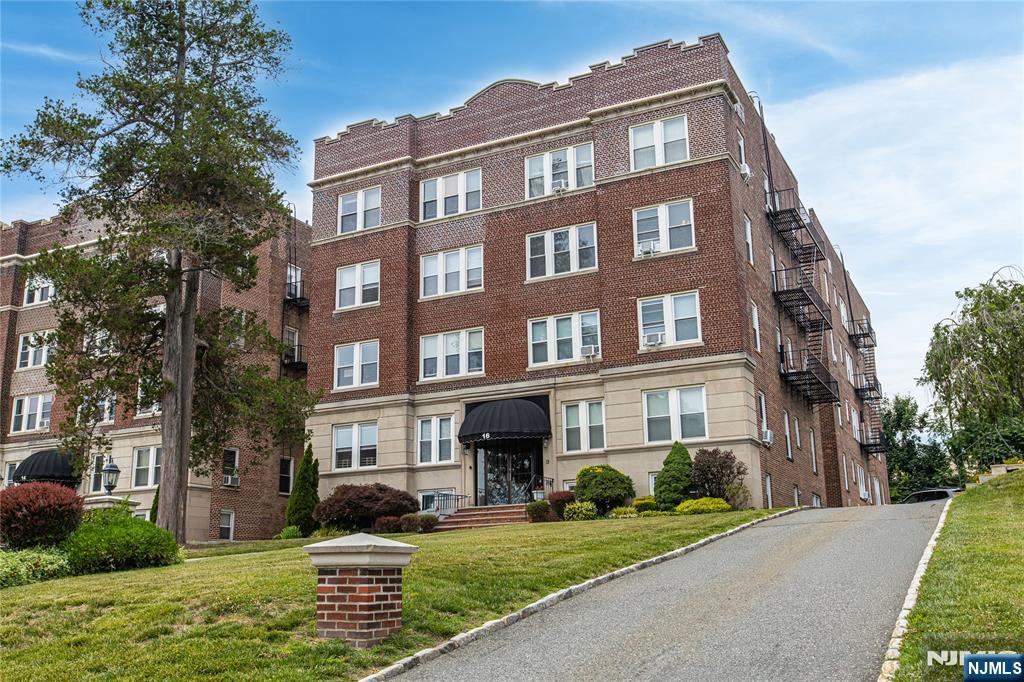 Homes for sale in Montclair, NJ | 16 Forest St #302, Montclair, NJ 07042 | MLS# 26023642