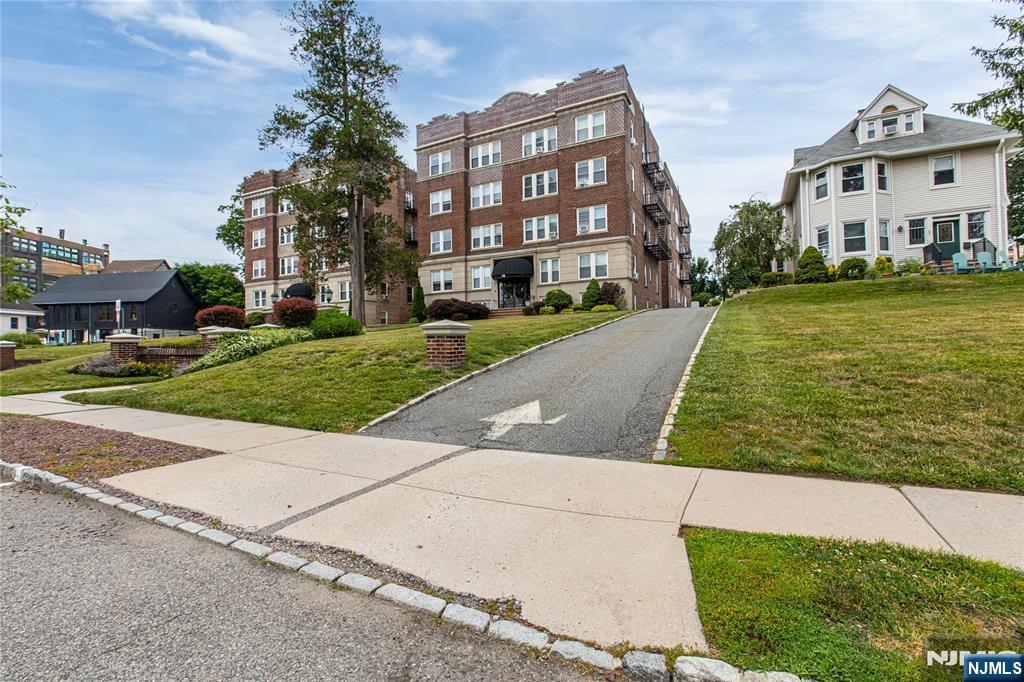 Homes for sale in Montclair, NJ | 16 Forest St #302, Montclair, NJ 07042 | MLS# 26023642
