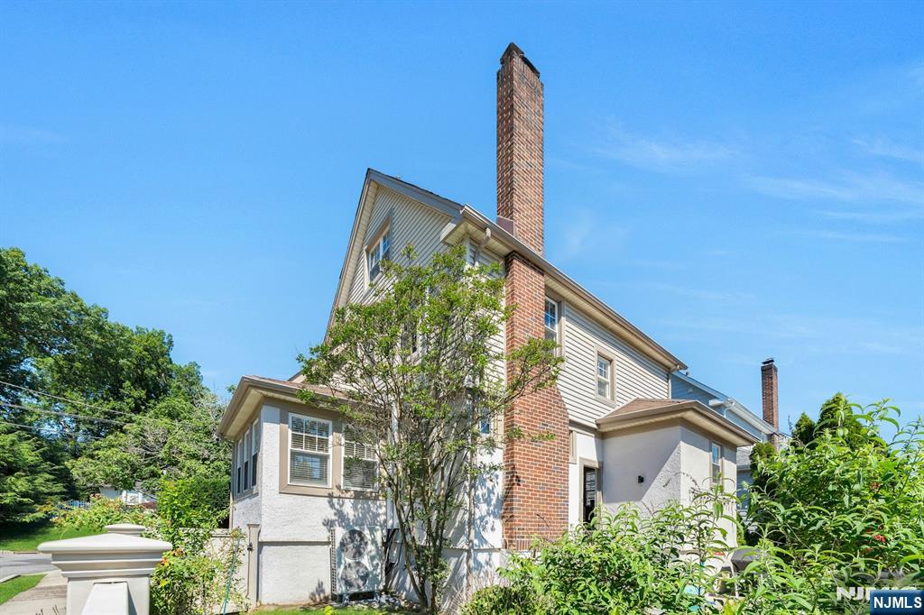 332 Demarest Avenue - Photo 5