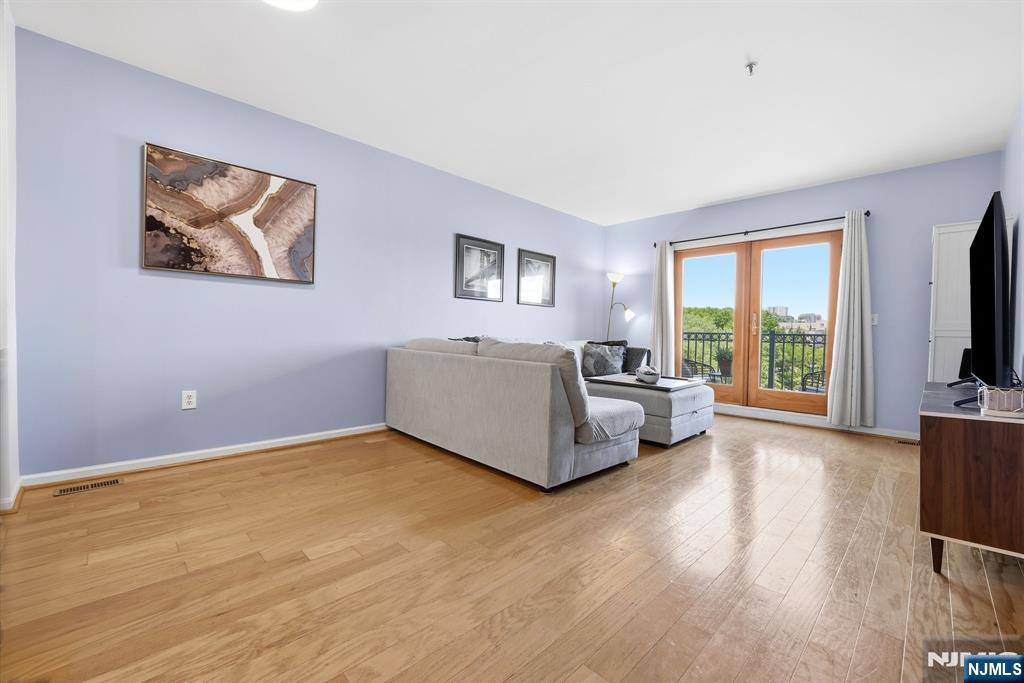3rd image of 242 The Promenade #242, Edgewater, NJ 07020 | MLS# 26023649