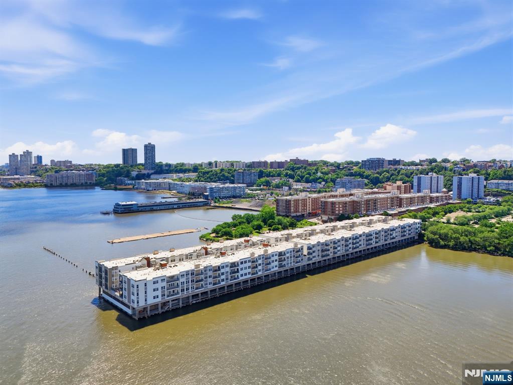 2nd image of 242 The Promenade, Edgewater, NJ 07020