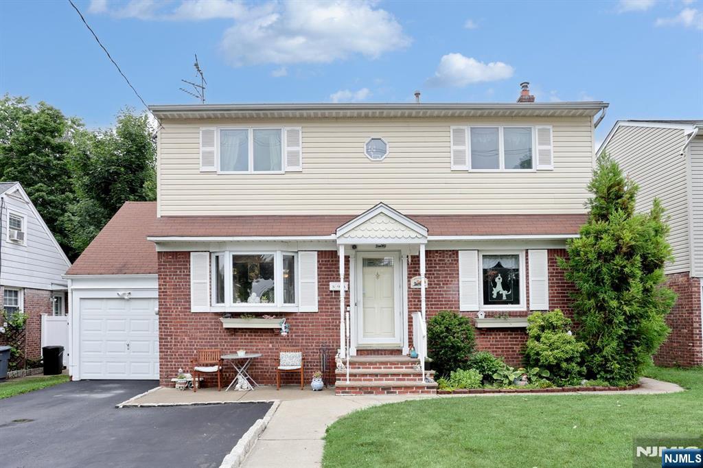 393 New Bridge Rd, Bergenfield, NJ 07621