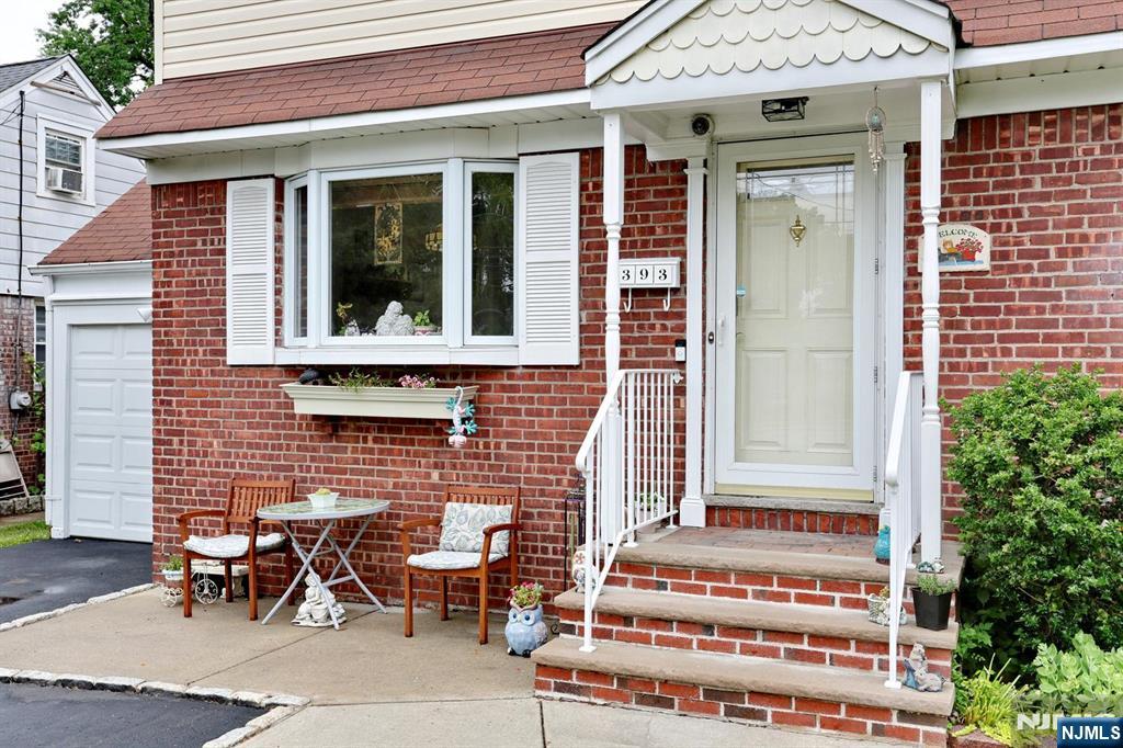 393 New Bridge Rd, Bergenfield, NJ 07621